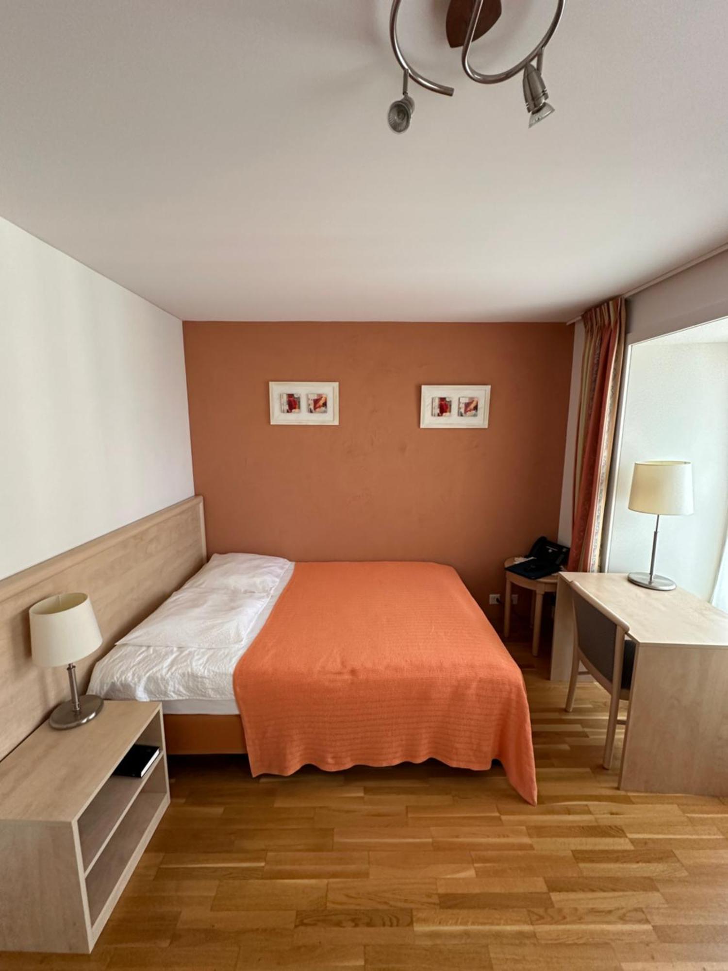 Auberge Aux Deux Sapins Montricher Exteriör bild